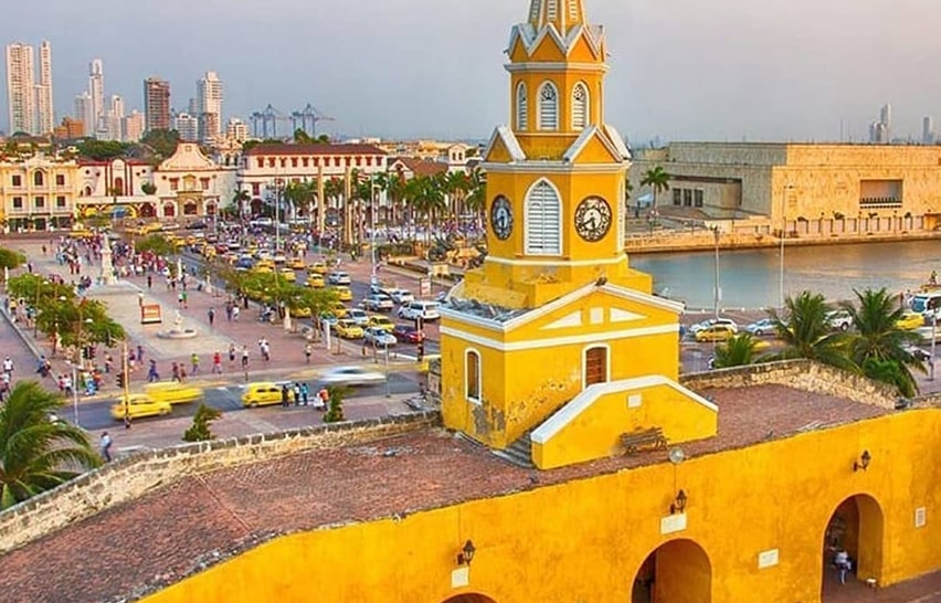 sitios turísticos en Cartagena, torre del reloj Cartagena, torre del reloj, reloj publico cartagena, torre del reloj - cartagena direccion, como llegar a la torre del reloj, monumento torre del reloj, entrada principal al centro histórico de Cartagena